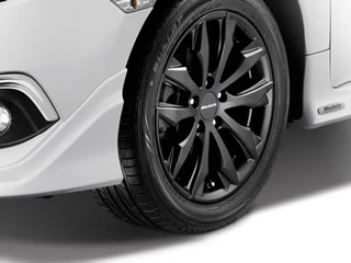 17-inch Modulo alloy wheels