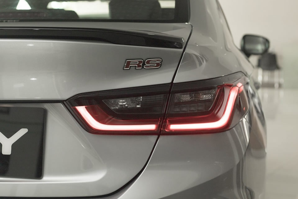 Wrap-around rear LED tail lights