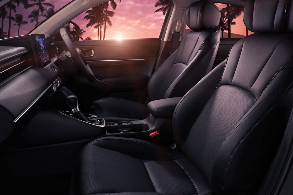 Expand the spaciousness of the cabin by designing the interior space. Consistent with the body and comfortable sitting posture with the rest of relaxation space in every passenger row