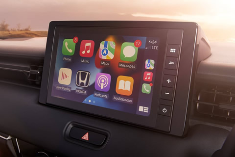 Stay connected with the familiar look of your smartphone and access your apps seamlessly with Apple Carplay™ 