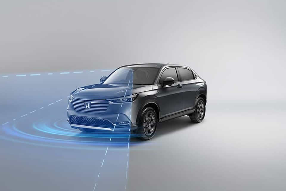 <strong>Adaptive Cruise Control (ACC) with Low-Speed Follow (LSF) </strong><br>Helps maintain a constant speed by automatically speeding up or slowing down to keep a set following distance behind the car ahead – all without having to keep a foot on the accelerator.