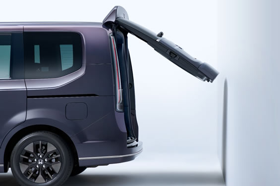  Multi-mode seating system optimizes accessibility within the expanded interior volume.