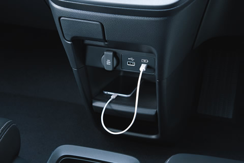 2nd Row USB power outlet