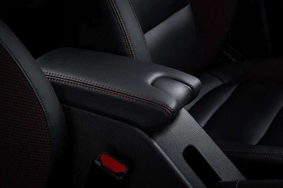 Centre console armrest compartment 